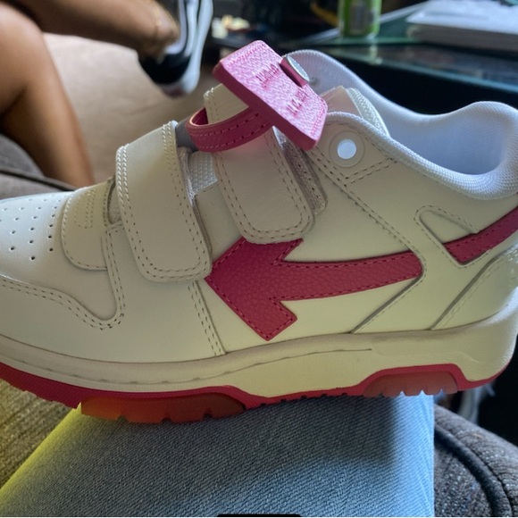 Girls' white and pink Off-White Out Of Office Strap Sneaker. - Picture 4 of 4